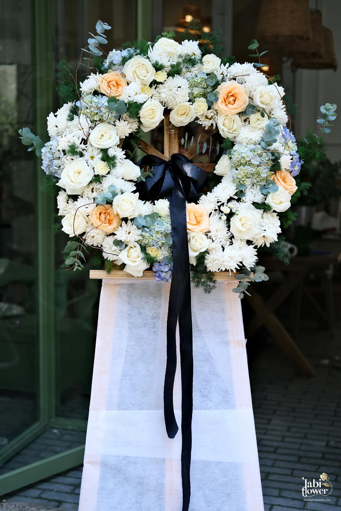 KỆ CHIA BUỒN KB01158